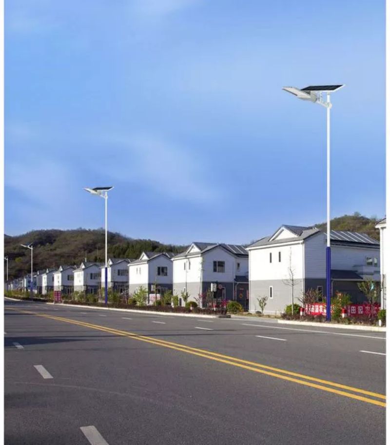 How to calculate the usage time and configuration of solar street lights?